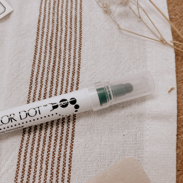 Kuretake Zig Clean Color Dot Double-Sided Marker in Green