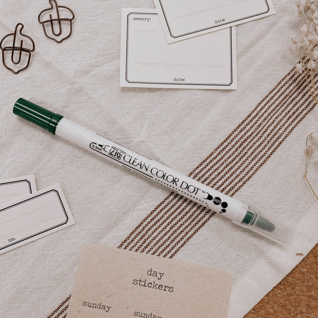 Kuretake Zig Clean Color Dot Double-Sided Marker in Green